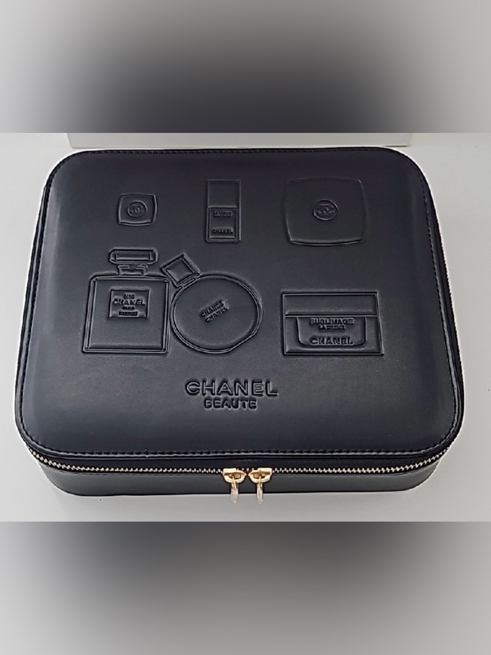 GWP-CHANEL Beaute Black Embossed Leather Box with Gold Zipper